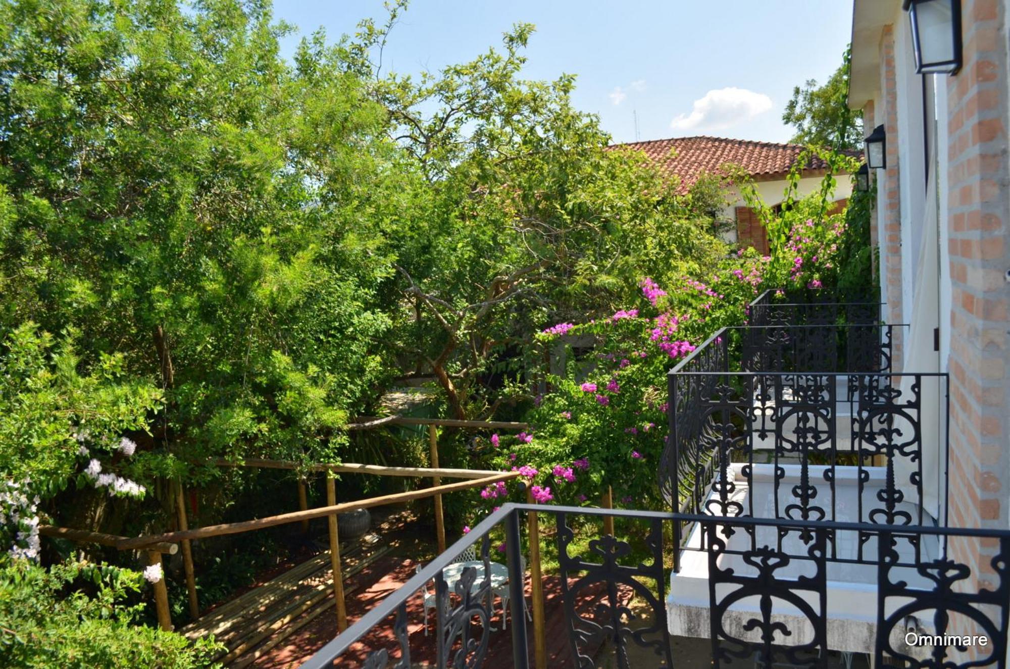 Inn Omnimare